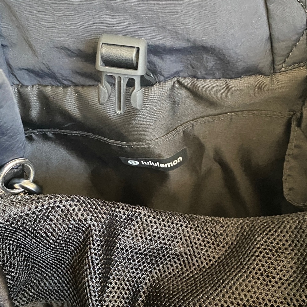 Lululemon On My Level Black Tote Bag with Dual Handles - Picture 7 of 12